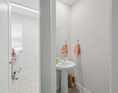 155 Renodes Garden Lane - Photo Thumbnail 6