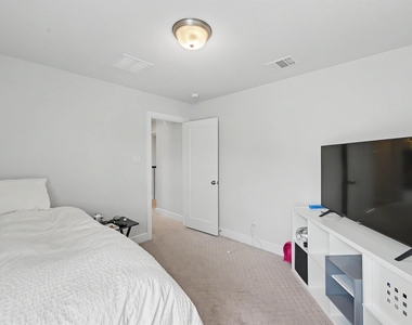 155 Renodes Garden Lane - Photo Thumbnail 27