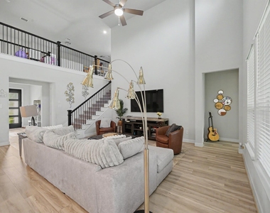 155 Renodes Garden Lane - Photo Thumbnail 9