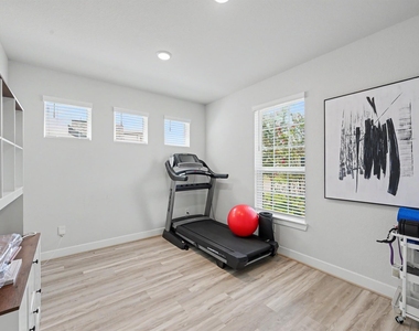155 Renodes Garden Lane - Photo Thumbnail 4