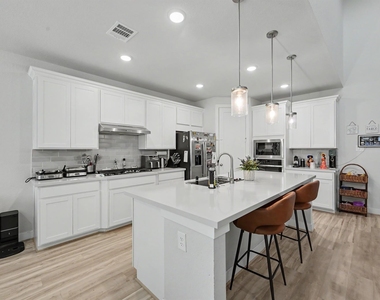 155 Renodes Garden Lane - Photo Thumbnail 11