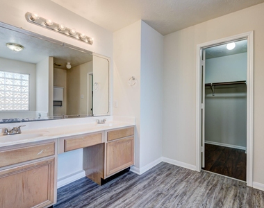 21615 Long Castle Drive - Photo Thumbnail 10