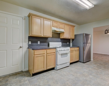 21615 Long Castle Drive - Photo Thumbnail 5