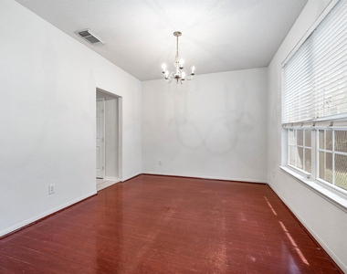 2032 Creek Shore Lane - Photo Thumbnail 5