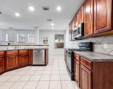 2032 Creek Shore Lane - Photo Thumbnail 10