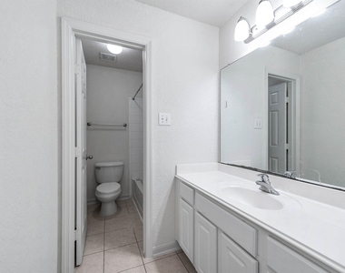 2032 Creek Shore Lane - Photo Thumbnail 21