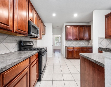 2032 Creek Shore Lane - Photo Thumbnail 9