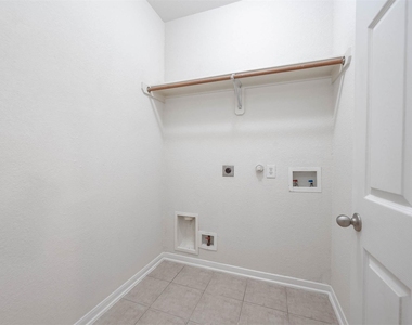 2032 Creek Shore Lane - Photo Thumbnail 13