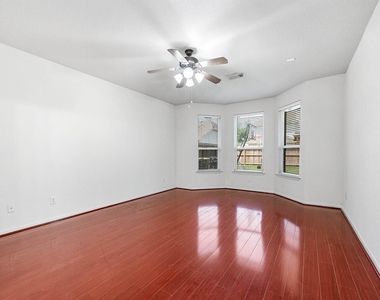 2032 Creek Shore Lane - Photo Thumbnail 15