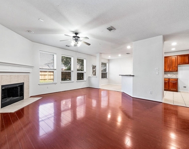 2032 Creek Shore Lane - Photo Thumbnail 7