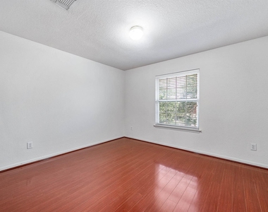 2032 Creek Shore Lane - Photo Thumbnail 23