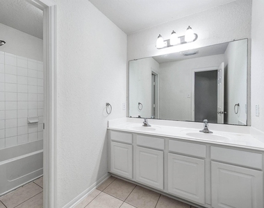 2032 Creek Shore Lane - Photo Thumbnail 24