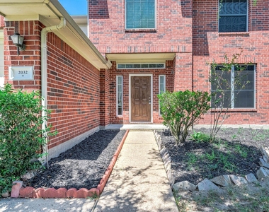 2032 Creek Shore Lane - Photo Thumbnail 2