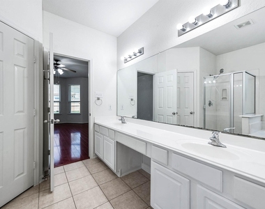 2032 Creek Shore Lane - Photo Thumbnail 17