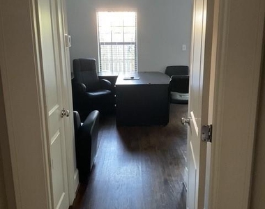 5717 Winsomelane - Photo Thumbnail 4