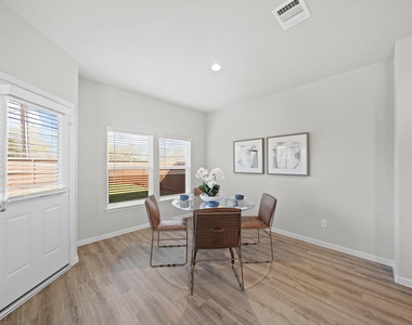 13425 Lucky Bill Lane - Photo Thumbnail 3