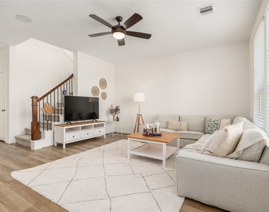 8202 Leisure Point Drive - Photo Thumbnail 9