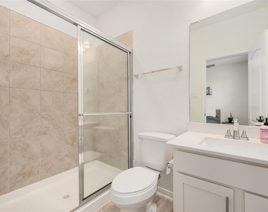8202 Leisure Point Drive - Photo Thumbnail 20