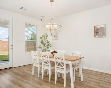 8202 Leisure Point Drive - Photo Thumbnail 12