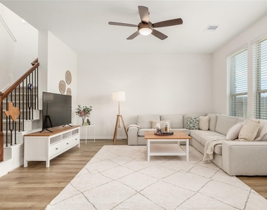 8202 Leisure Point Drive - Photo Thumbnail 8