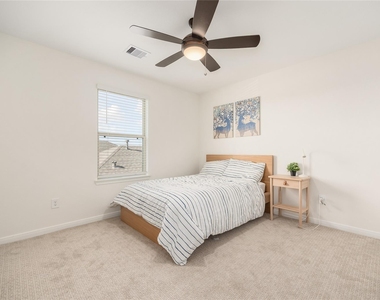 8202 Leisure Point Drive - Photo Thumbnail 31