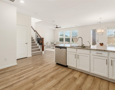 8202 Leisure Point Drive - Photo Thumbnail 22