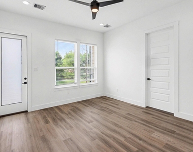 3717 Palmer Street - Photo Thumbnail 4