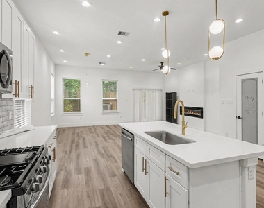 3717 Palmer Street - Photo Thumbnail 9