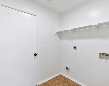 9031 Aspen Trace Lane - Photo Thumbnail 32