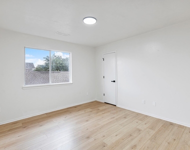 9031 Aspen Trace Lane - Photo Thumbnail 24