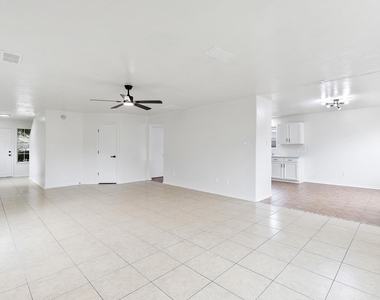 9031 Aspen Trace Lane - Photo Thumbnail 6