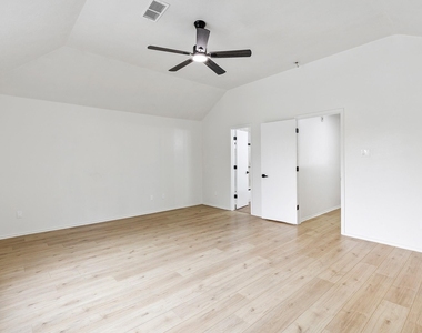 9031 Aspen Trace Lane - Photo Thumbnail 16