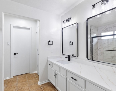 9031 Aspen Trace Lane - Photo Thumbnail 18