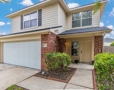 9031 Aspen Trace Lane - Photo Thumbnail 3