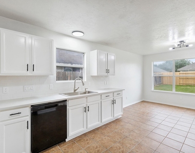 9031 Aspen Trace Lane - Photo Thumbnail 13
