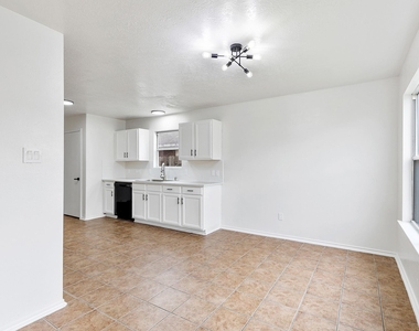 9031 Aspen Trace Lane - Photo Thumbnail 9