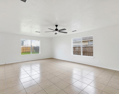 9031 Aspen Trace Lane - Photo Thumbnail 8