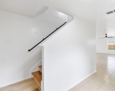 9031 Aspen Trace Lane - Photo Thumbnail 14