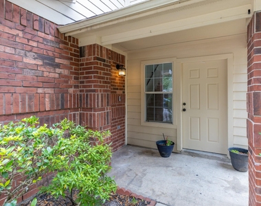 9031 Aspen Trace Lane - Photo Thumbnail 4