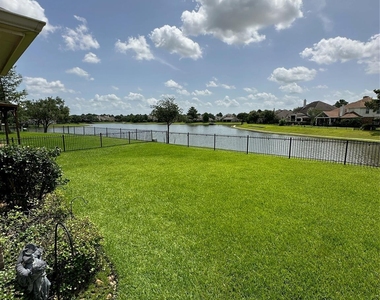 3002 E Lake Falls Circle - Photo Thumbnail 49