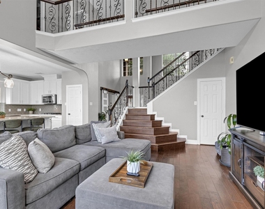3002 E Lake Falls Circle - Photo Thumbnail 23
