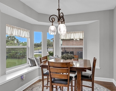 3002 E Lake Falls Circle - Photo Thumbnail 18
