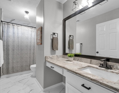 3002 E Lake Falls Circle - Photo Thumbnail 36