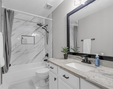 3002 E Lake Falls Circle - Photo Thumbnail 41