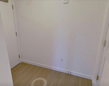 550 10th Avenue - Photo Thumbnail 6