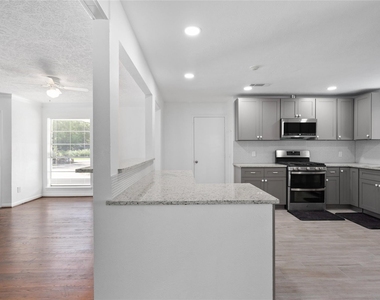 500 Shirleen Drive - Photo Thumbnail 8