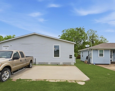 303 Gans Street - Photo Thumbnail 5