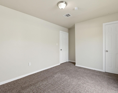 303 Gans Street - Photo Thumbnail 16