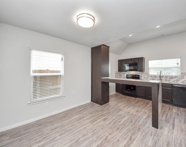 16692 E Ivanhoe Street - Photo Thumbnail 17