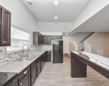 16692 E Ivanhoe Street - Photo Thumbnail 2